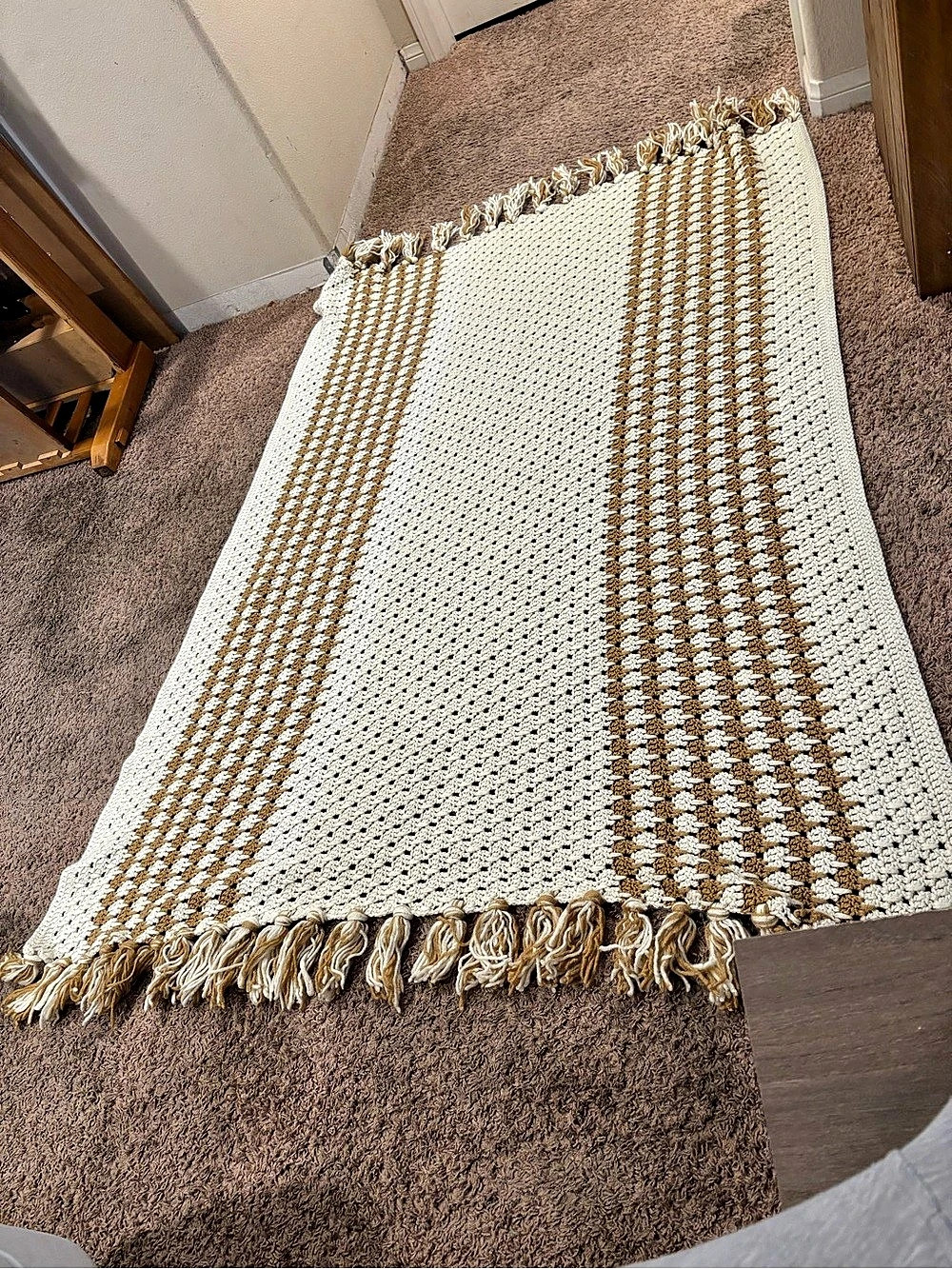 Woven Geometric Area Rug in Cream & Brown